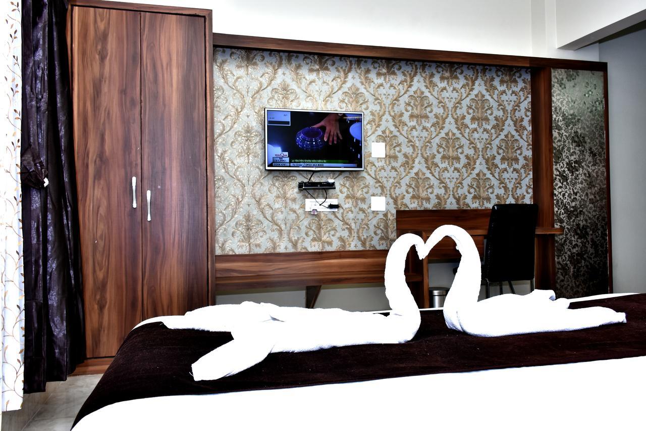 Hotel Daftari Palace Kishanganj Kültér fotó