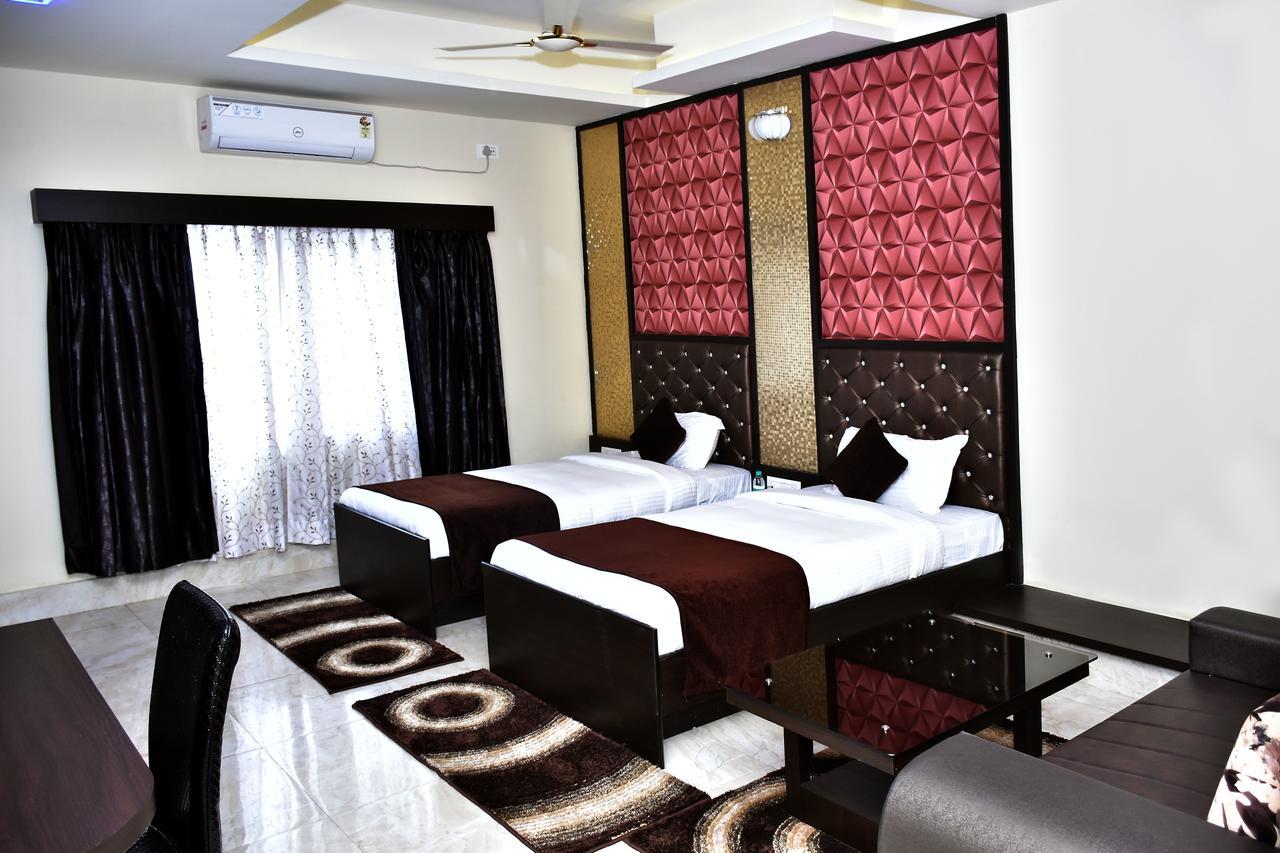 Hotel Daftari Palace Kishanganj Kültér fotó